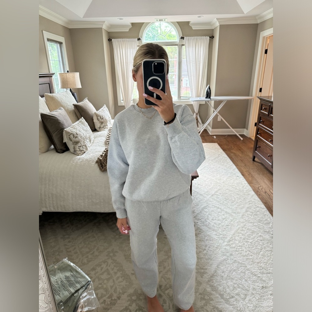 Aritzia sweatset